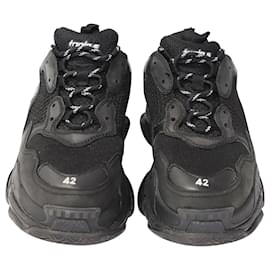 Balenciaga-Balenciaga Men's Triple S Sneakers in Black Polyamide-Black