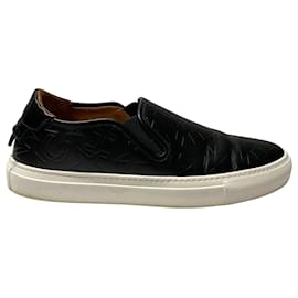 Givenchy-Givenchy Star Emboss Low Sneakers in Black Leather-Black