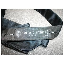 Pierre Cardin-gravata borboleta vintage em seda pierre cardin-Azul marinho