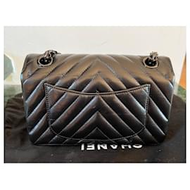 Chanel-Bolsos de mano-Negro