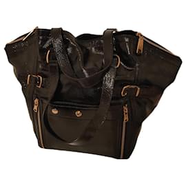 Bolso Yves Saint Laurent Downtown de charol negro Negro