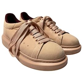 Alexander Mcqueen-Alexander McQueen Larry Sneakers in Pink Suede-Pink