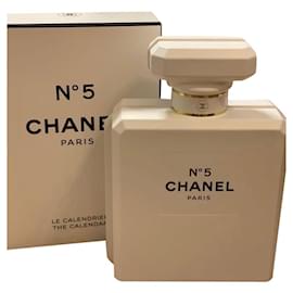 Chanel-Chanel advent calendar 2021-White