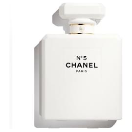 Chanel-Calendrier de l'Avent Chanel 2021-Blanc