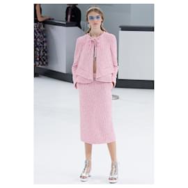 Chanel-6,8Traje de tweed K $ Runway-Rosa