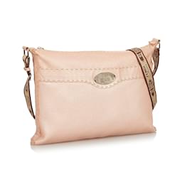 Fendi-Sac bandoulière en cuir rose Selleria Fendi-Rose
