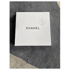 Chanel-Model 3D 19 Cambon-White