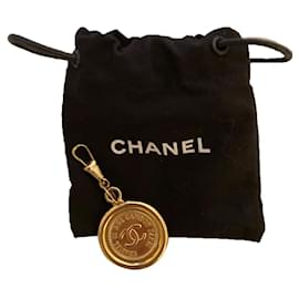 Chanel-Encantos de saco-Dourado