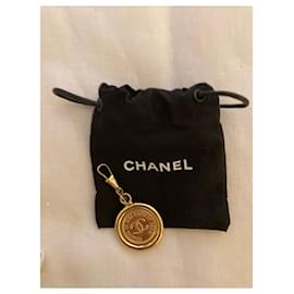 Chanel-Amuletos bolsa-Dorado