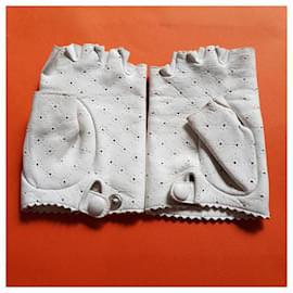 Chanel-Gloves-White