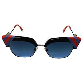 Fendi-Fendi Wave Transparent Gradient Cat Eye Sunglasses in Blue Acrylic-Blue