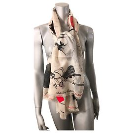 Christian Lacroix Sfilata di moda Beige