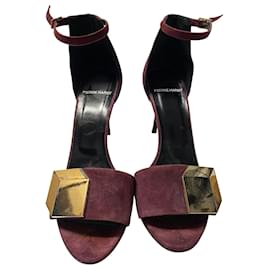 Pierre Hardy-Pierre Hardy 3D Cube Ankle Strap Heels aus burgunderrotem Wildleder-Bordeaux