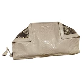 Salvatore Ferragamo Handtasche aus Schlangenleder Eggshell Aus weiß