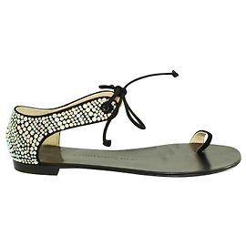 Giuseppe Zanotti Flache Sandalen mit einer Zehenpartie Schwarz
