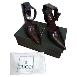 GUCCI DECOLLETE IN SERPENTE CON TACCO A STILETTO Marrone