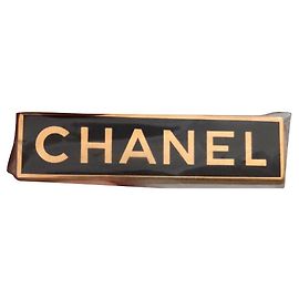 Chanel Pins e spille D'oro