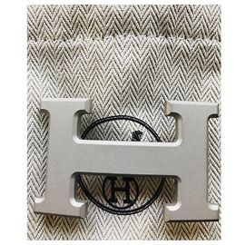 Fivela Hermès modelo H 5382 Cinza