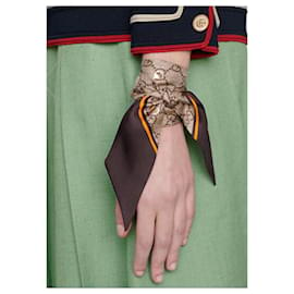 Gucci-Corbata de seda con estampado GG y motivo Horsebit-Castaño
