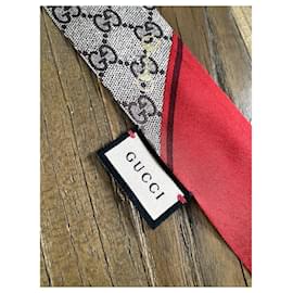 Gucci-Corbata de seda con estampado GG y motivo Horsebit-Roja