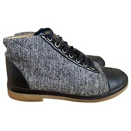 Botas Chanel de tweed e couro cinza 37.5 Cinza
