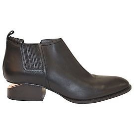 Botas de tornozelo Alexander Wang Kori com lapidação em ouro rosa em couro preto Preto