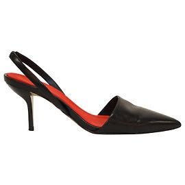 Diane von Furstenberg Mortelle Slingback Pumps in Black Leather Black