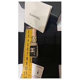 Chanel-Broche Chanel-Preto,Gold hardware