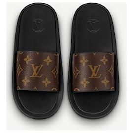 Louis Vuitton® Shake Flat Mule Gold. Size 37.0  Flat mules, Louis vuitton, Louis  vuitton twist