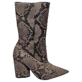 Botas YEEZY Marrom Preto