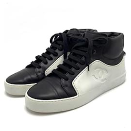 Chanel-[Used] CHANEL high-top sneakers white black leather rubber # 37 CC mark 17SS-Black,White