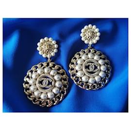 Chanel-CHANEL XL stud earrings with pearls & strass-Golden