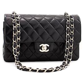 Chanel-Chanel 2.55 Bolso de hombro con cadena plateada y solapa forrada Piel de cordero negra-Negro