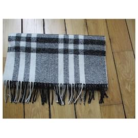 Burberry-Cashmere scarf.-Multiple colors