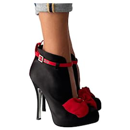 Dsquared2-Dsquared2 ankle boots with red bow-Black