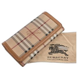 burberry wallet Beige