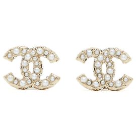 Chanel CC DIAMANTES E PÉROLAS Dourado