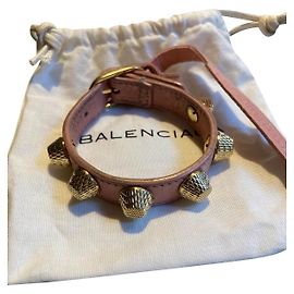 Preciosa pulsera Balenciaga Rosa Gold hardware