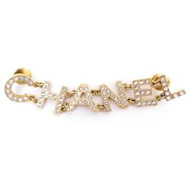 Chanel-NEW CHANEL AB BROOCH3377 GOLDEN METAL & STRASS LETTERS NEW BROOCH-Golden