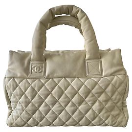 BOLSA DE COCO CHANEL COCOON Fora de branco