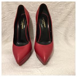Saint Laurent-Sapatos de plataforma de couro Saint Laurent Red Janis-Vermelho