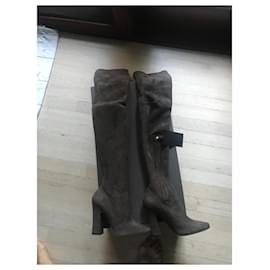 Autre Marque-Neu mit Etikett Halston Overknee-Stiefel aus grauem Wildleder 38-Grau