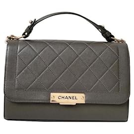 Chanel-Bolso de mano de Chanel-Verde oliva