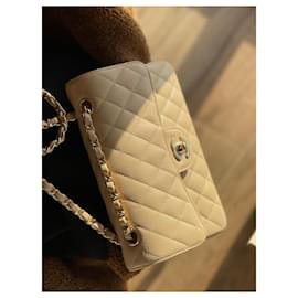 Chanel-Chanel classico con patta foderata beige caviale-Beige