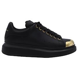 Alexander Mcqueen-Alexander McQueen Larry Sneakers in Black Leather-Black