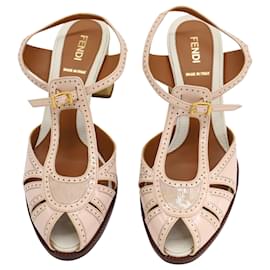 Fendi-Fendi Chameleon Spectator Sandals in Pink Patent Leather-Pink