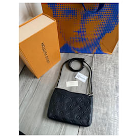 Auténtico bolso de mano con monograma Louis Vuitton Pallas M44058 negro  2627F