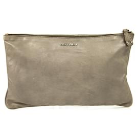 Miu Miu-Bolso de mano mediano de Miu Miu de cuero envejecido gris con herrajes de bronce de cañón-Gris