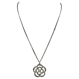 Chanel-Collier Chanel avec pendentif camélia en fausses perles & zircons-Argenté,Métallisé