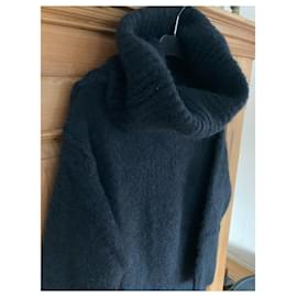 Autre Marque-Cozy sweater featuring an oversized turtleneck / Latini Giulia Black-Black